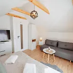 Pod Bukami Szare